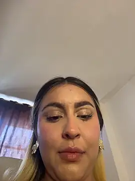 Elina Hills online show from May 8, 2026, 6:34 pm