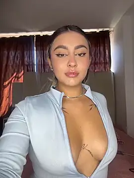 Elina Hills online show from May 9, 2026, 2:20 pm
