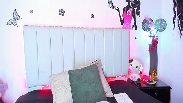 Snapshot of melani_ferraraa_ chatting on March 7, 2026, 3:35 am melani ferraraa online show from March 7, 2026, 3:35 am