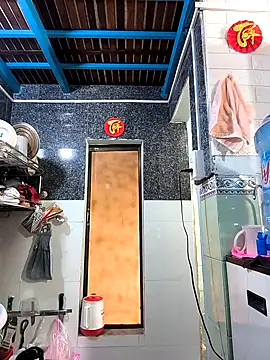 Snapshot of Okleotina9 chatting on April 3, 2026, 4:19 am Okleotina9 online show from April 3, 2026, 4:19 am