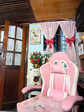 Okleotina9 online show from May 17, 2026, 3:56 pm