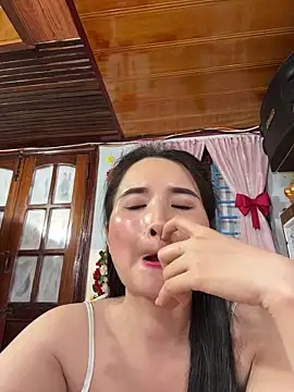 Snapshot of Okleotina9 chatting on March 13, 2026, 5:07 pm Okleotina9 online show from March 13, 2026, 5:07 pm