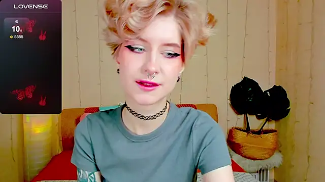 Angel Julles online show from November 14, 2025, 12:58 am