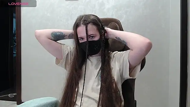 ZlatoslavaLo online show from December 4, 2025, 9:41 am