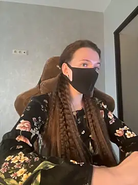 ZlatoslavaLo online show from November 11, 2025, 5:46 am