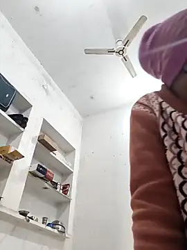 Cute Arushi online show from December 22, 2025, 6:30 pm