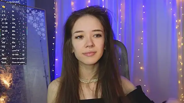 tinyanie online show from December 19, 2025, 6:05 am