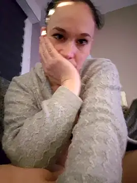 Snapshot of Girlysensuelle chatting on December 5, 2025, 8:35 am Girlysensuelle online show from December 5, 2025, 8:35 am