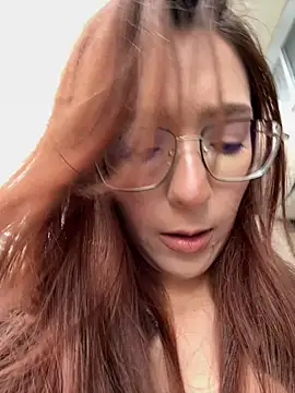 LilluKatten online show from December 4, 2025, 9:30 am