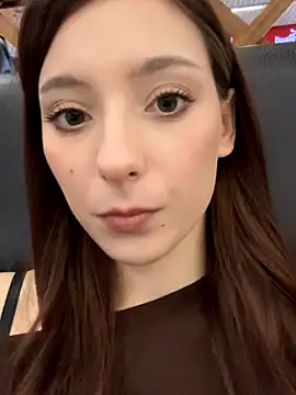 LilluKatten online show from November 6, 2025, 10:08 am