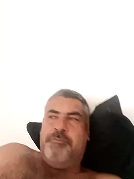 Ricardotarado online show from December 2, 2025, 1:35 pm