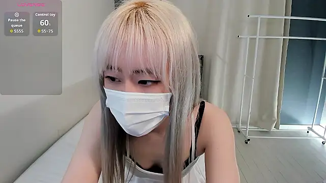 Snapshot of yeji_2001 chatting on November 20, 2025, 11:11 am yeji 2001 online show from November 20, 2025, 11:11 am