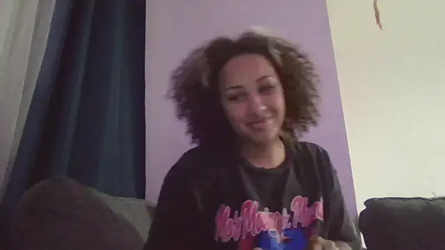 prettylildes online show from November 3, 2025, 3:12 am