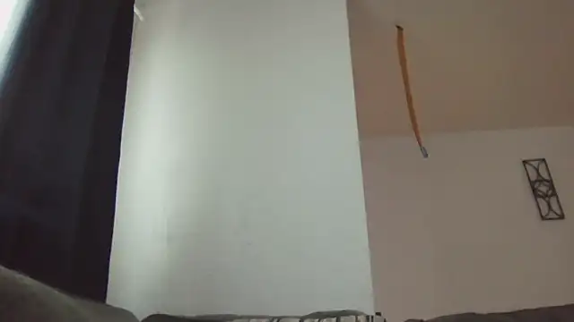 prettylildes online show from March 29, 2026, 1:24 pm