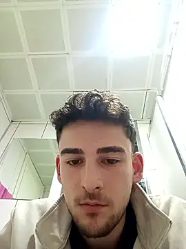 Snapshot of yasinesra757_ chatting on January 8, 2026, 9:43 pm yasinesra757 online show from January 8, 2026, 9:43 pm