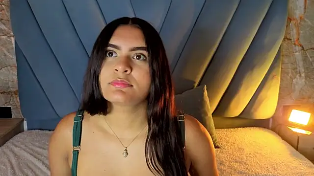 amarahanks1 online show from November 4, 2025, 12:31 pm