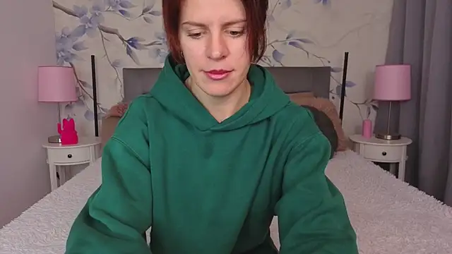 Sandra angel  online show from November 26, 2025, 10:10 pm