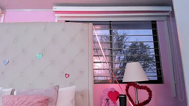 Snapshot of scarlett_leblanc_ chatting on February 12, 2026, 12:05 pm scarlett leblanc online show from February 12, 2026, 12:05 pm