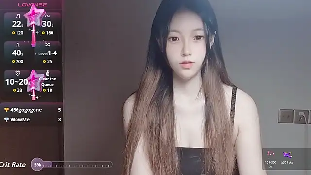 JuliaNoir online show from November 8, 2025, 1:14 pm