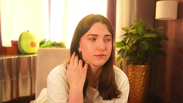 RandiThanos online show from November 3, 2025, 4:07 am