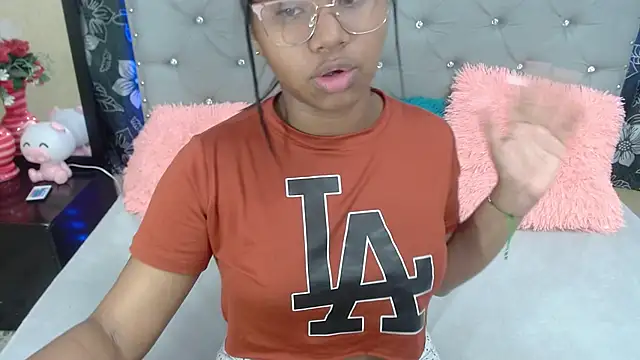 valentinavega18x online show from February 3, 2026, 4:10 am