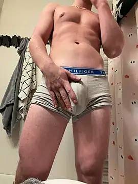 Snapshot of fitwhitecock chatting on October 30, 2025, 5:10 pm fitwhitecock online show from October 30, 2025, 5:10 pm