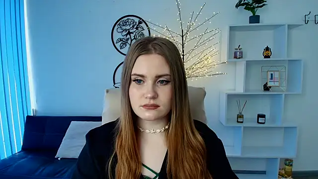 Snapshot of NinaSavkoo chatting on November 4, 2025, 8:29 am NinaSavkoo online show from November 4, 2025, 8:29 am