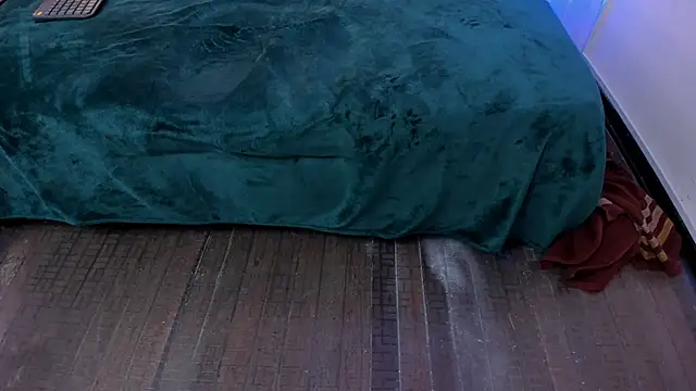 Snapshot of Lucerop_ chatting on March 10, 2026, 3:32 am Lucerop online show from March 10, 2026, 3:32 am