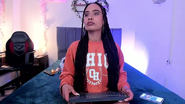 Snapshot of Lucerop_ chatting on April 10, 2026, 3:24 am Lucerop online show from April 10, 2026, 3:24 am