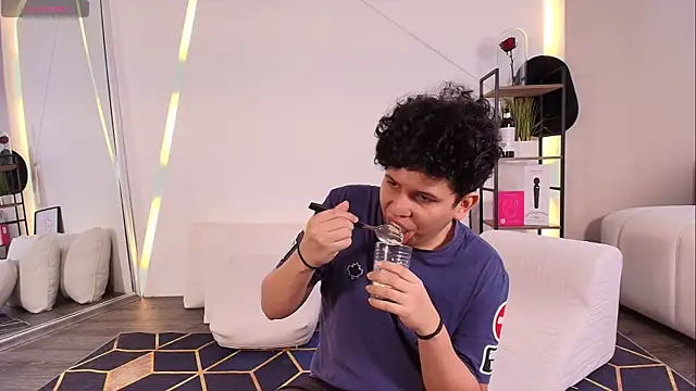 DamianVice online show from November 14, 2025, 7:28 pm