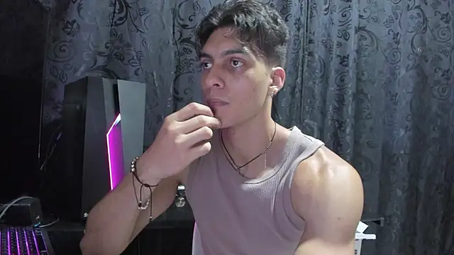 AlessioVitale online show from April 1, 2026, 12:24 am