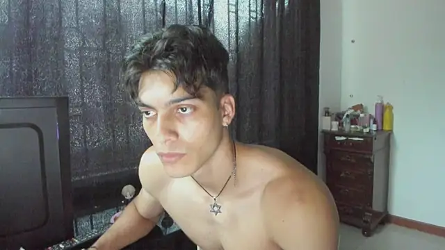 AlessioVitale online show from March 31, 2026, 11:34 am