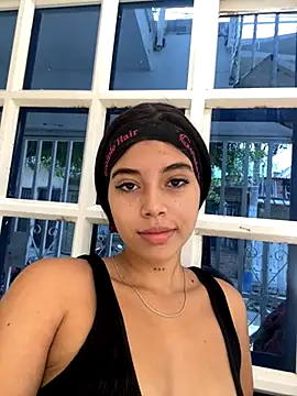 Snapshot of kathamuller_1 chatting on November 11, 2025, 6:47 pm kathamuller 1 online show from November 11, 2025, 6:47 pm