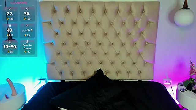 SamanthaXBuntys online show from November 6, 2025, 3:54 am