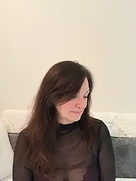 HotLdyllic online show from March 13, 2026, 3:39 pm