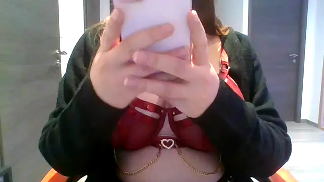 EmiMiss06 online show from November 21, 2025, 2:27 pm