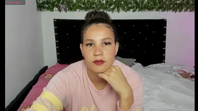 Olena hot10 online show from November 17, 2025, 1:26 pm