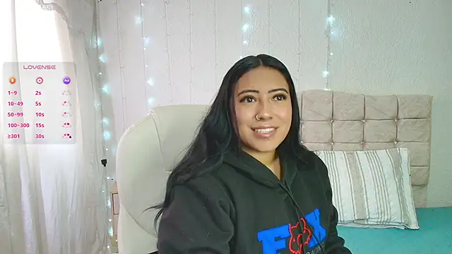 brunette hot02 online show from November 4, 2025, 7:39 pm