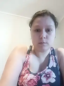 GlitterAuburn online show from March 24, 2026, 3:01 pm