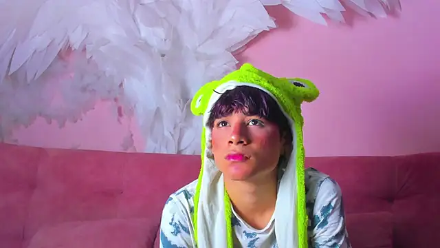 Leo Glow online show from February 6, 2026, 1:18 pm