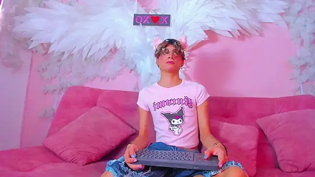 Leo Glow online show from December 16, 2025, 1:15 pm