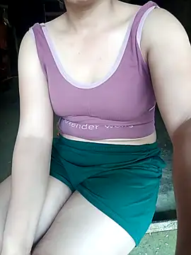 Snapshot of Alice-567 chatting on April 5, 2026, 9:49 am Alice-567 online show from April 5, 2026, 9:49 am