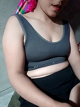 Snapshot of Alice-567 chatting on April 6, 2026, 1:12 pm Alice-567 online show from April 6, 2026, 1:12 pm