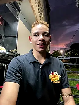 Dylams maja online show from November 22, 2025, 11:14 pm