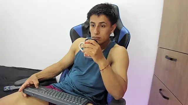 dorman boy online show from November 6, 2025, 1:09 am