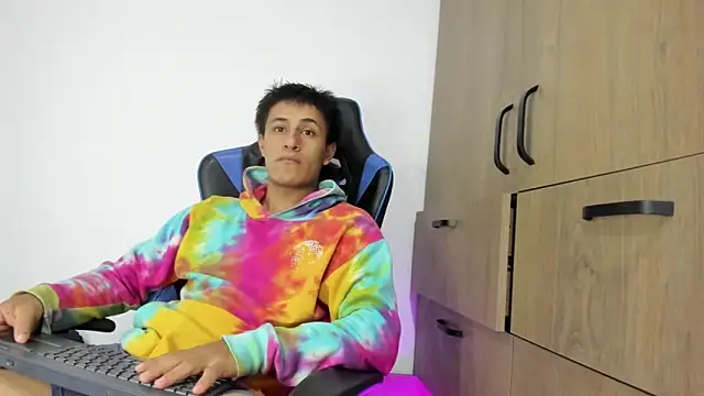 dorman boy online show from November 22, 2025, 2:54 am