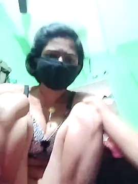 Snapshot of Rsr-1 chatting on November 9, 2025, 10:36 pm Rsr-1 online show from November 9, 2025, 10:36 pm