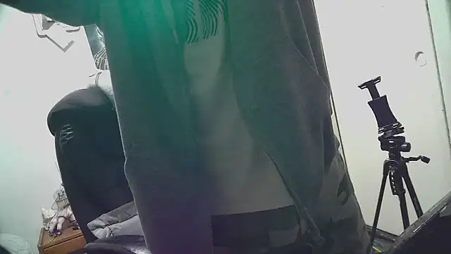 Snapshot of YoungStallionXL chatting on February 26, 2026, 6:13 am YoungStallionXL online show from February 26, 2026, 6:13 am