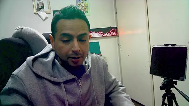 Snapshot of YoungStallionXL chatting on February 25, 2026, 7:41 am YoungStallionXL online show from February 25, 2026, 7:41 am