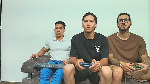 thebadboys05 online show from December 2, 2025, 2:56 am